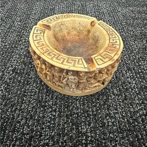 VTG Greece styled resin ashtray , greece figures, ashtray